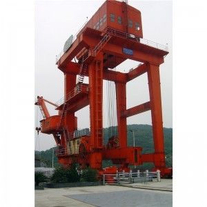 Grand portique portail de levage Crane Type Gate de capacité avec la grue 630 KN à vitesse réduite