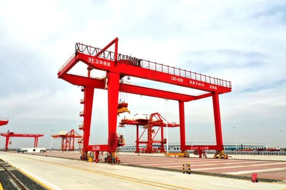 Portique sur rail Crane For Container Lifting de RMG